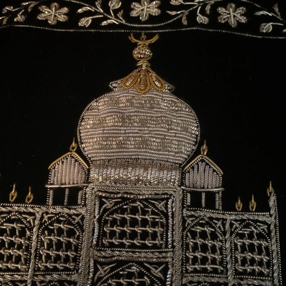 Handmade- Silk Thread Velvet Tajmahal Wall Panel - Picture 6 of 8